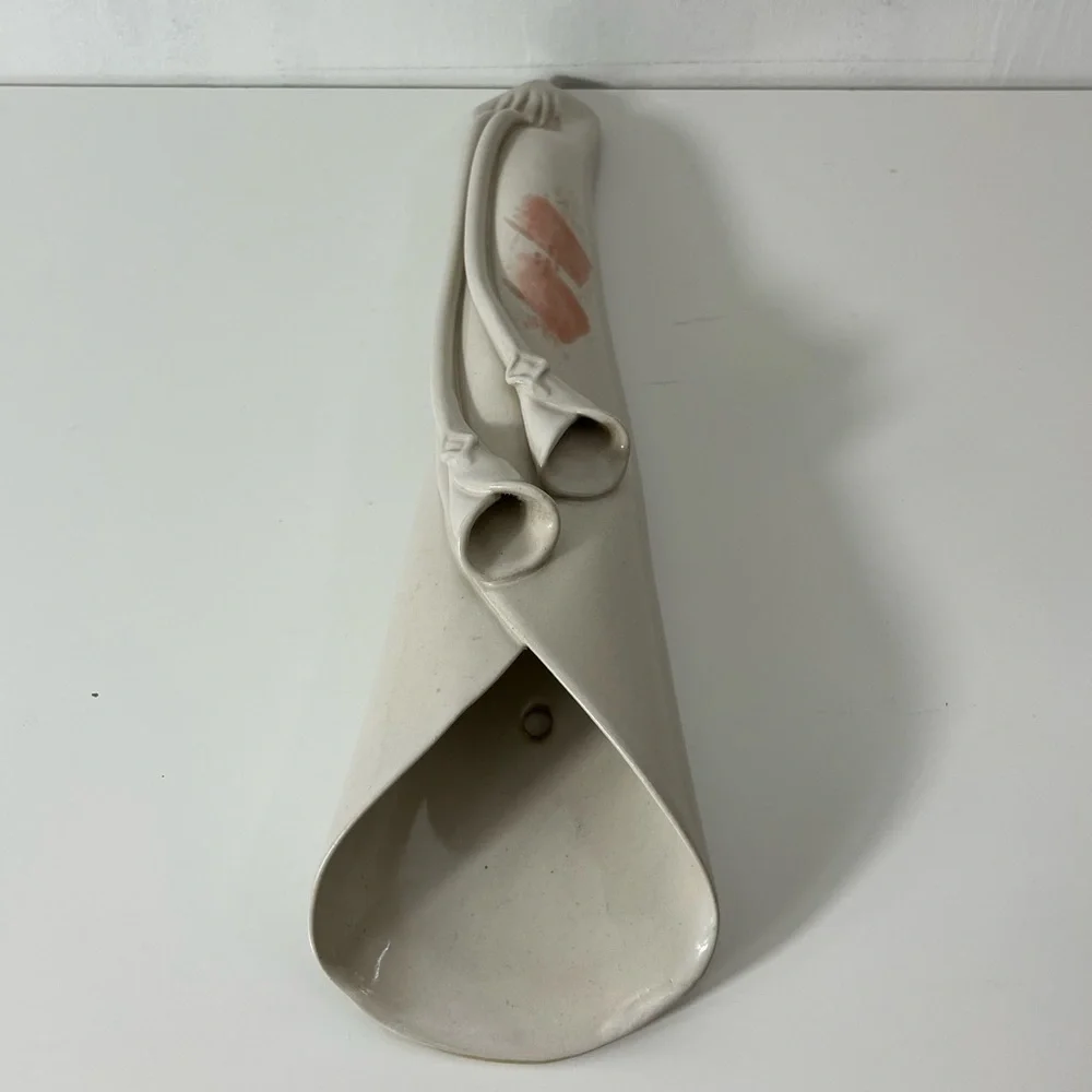HILBORN Canada Wall Pocket Vase Lily Art Pottery Rose Pink Signed Vintage - Picture 4 of 7